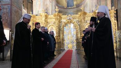 Prayers said for peace against mounting tensions in Ukraine