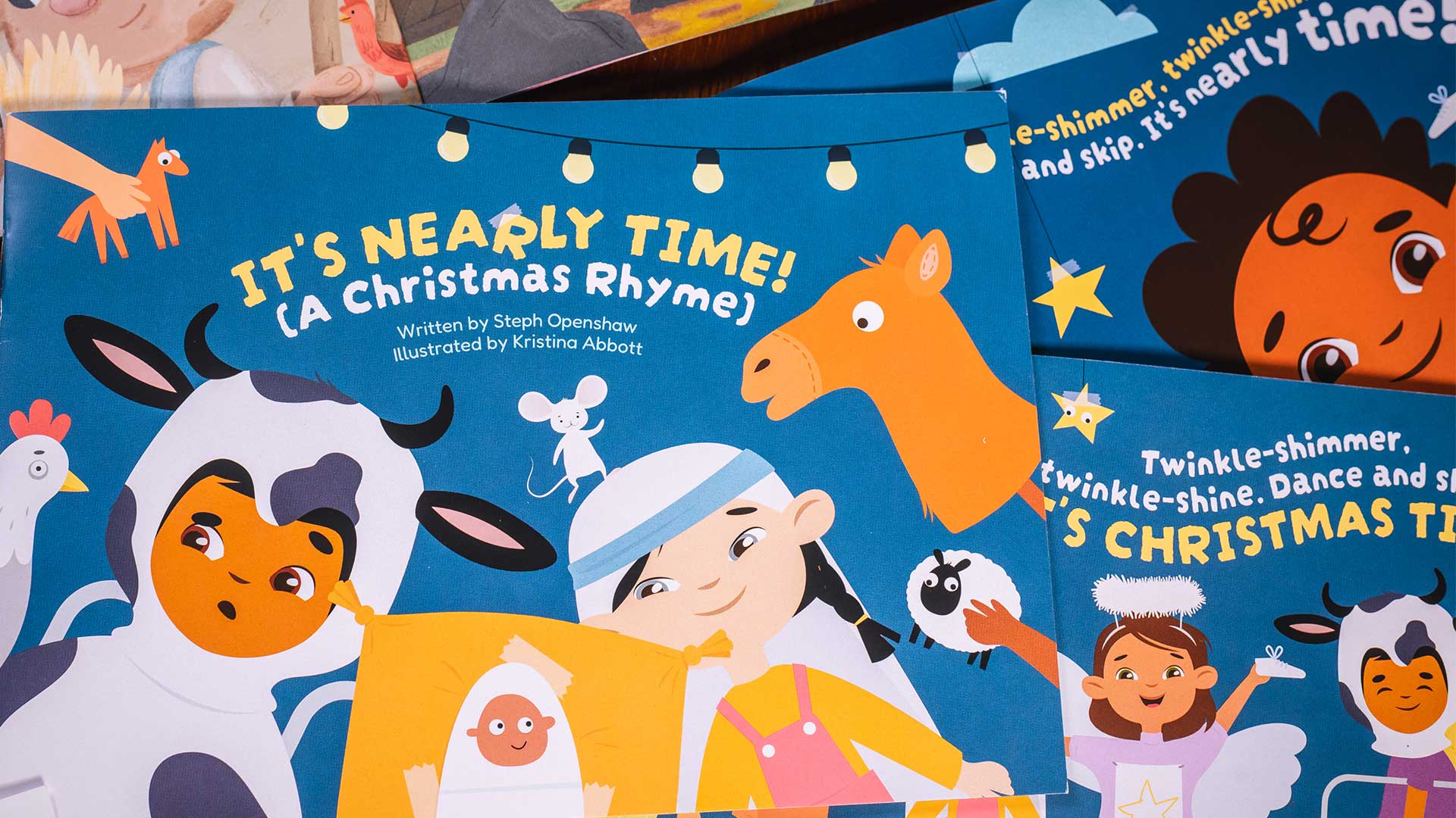 Follow along this Christmas rhyme with your toddler